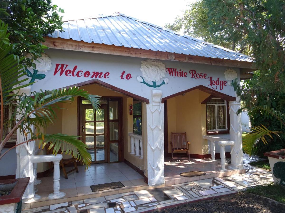 White Rose Lodge Livingstone Ngoại thất bức ảnh