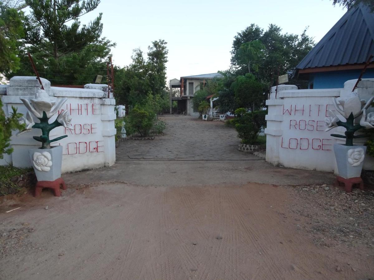 White Rose Lodge Livingstone Ngoại thất bức ảnh
