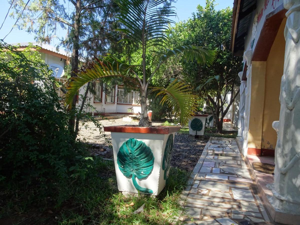 White Rose Lodge Livingstone Ngoại thất bức ảnh