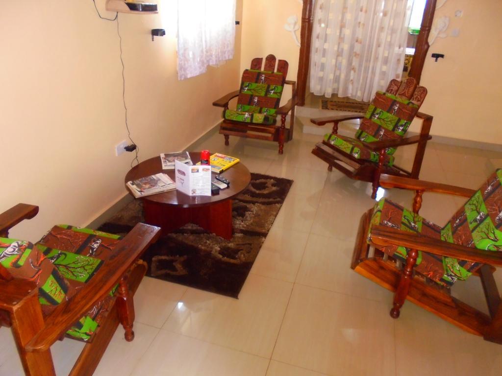 White Rose Lodge Livingstone Ngoại thất bức ảnh