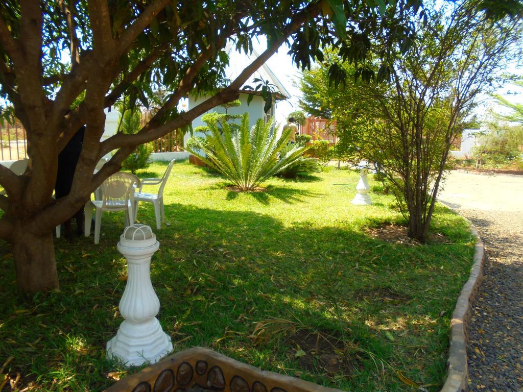 White Rose Lodge Livingstone Ngoại thất bức ảnh