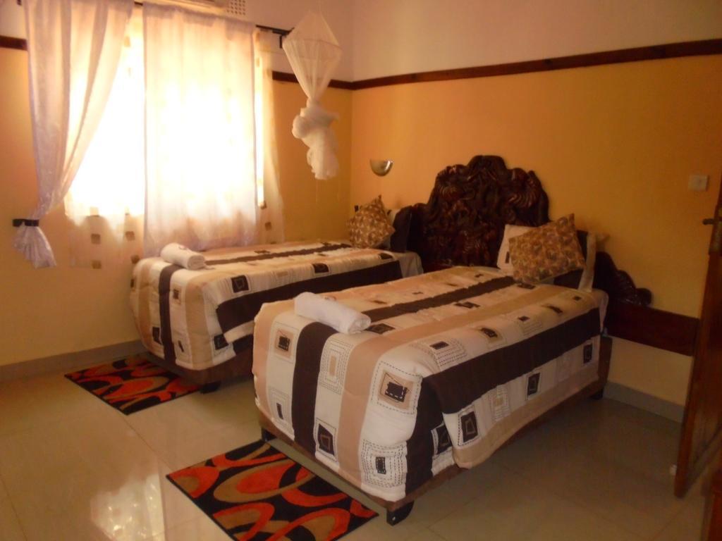 White Rose Lodge Livingstone Ngoại thất bức ảnh