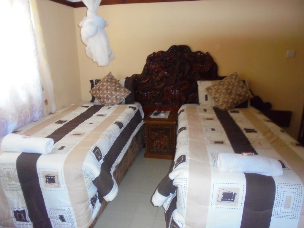 White Rose Lodge Livingstone Ngoại thất bức ảnh