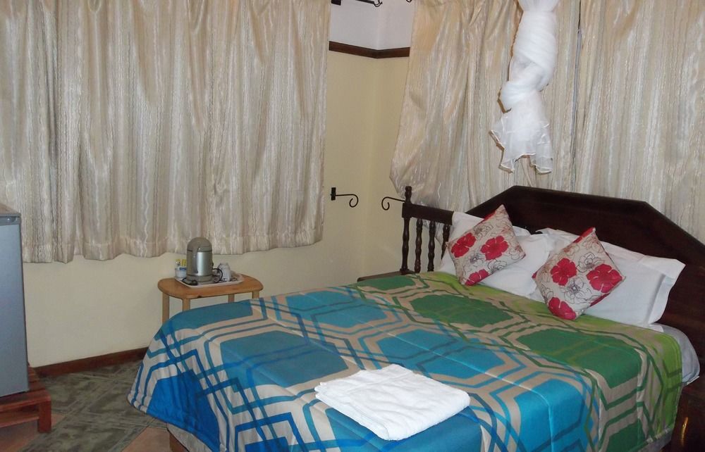 White Rose Lodge Livingstone Ngoại thất bức ảnh